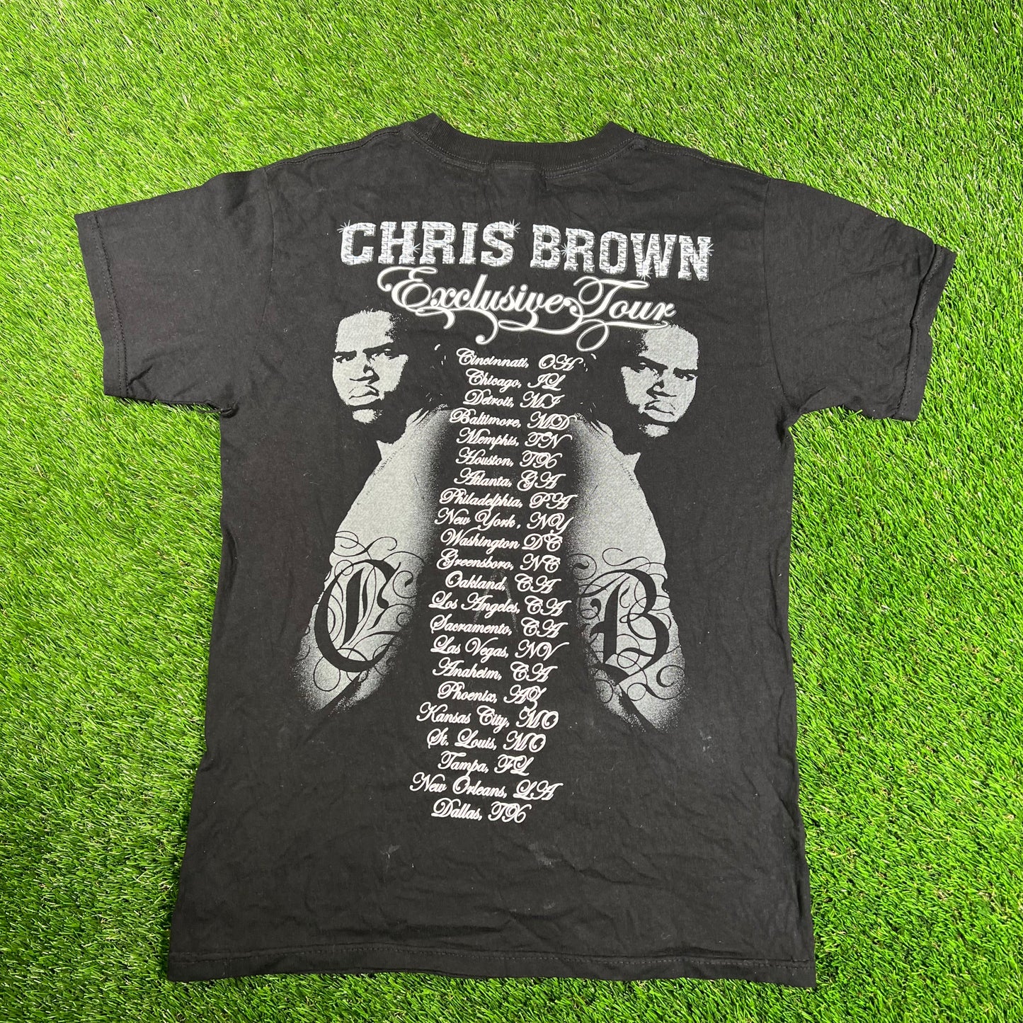 2007 Chris Brown Exclusive Black Tee Size Small USED v18049