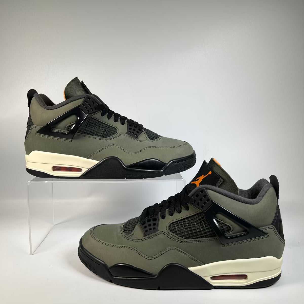 Jordan 4 Undefeated (2025) Size 10 USED s23341