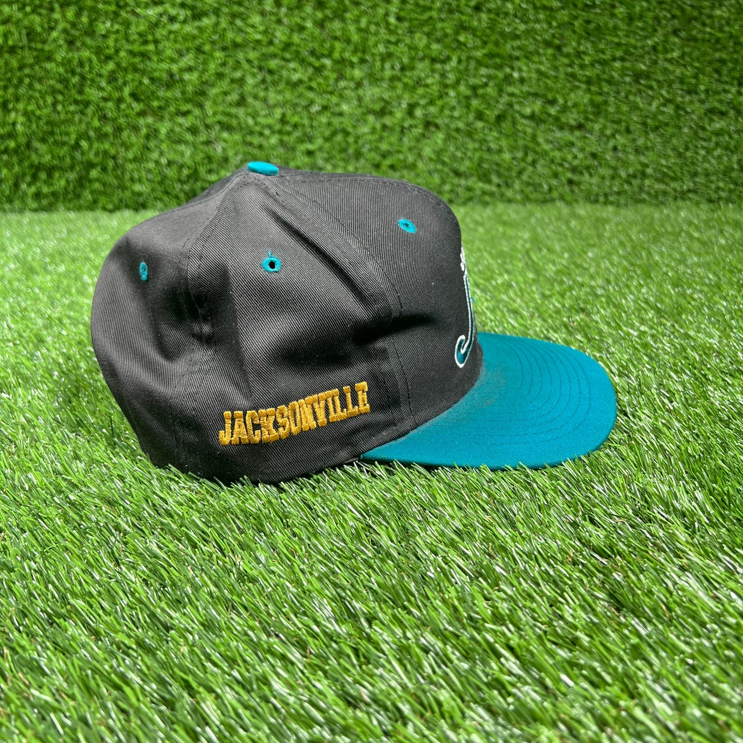 1990s Jacksonville Jaguars Black/Teal Snapback Hat USED v17110