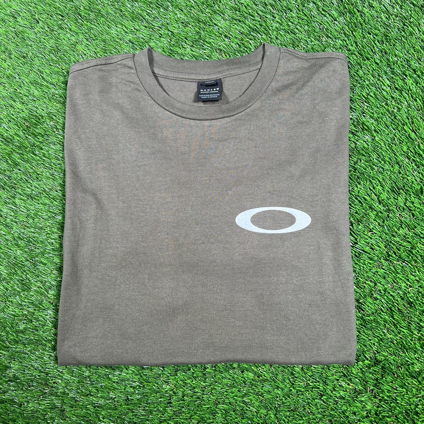 Oakley Military Green Tee Size Medium USED v17151