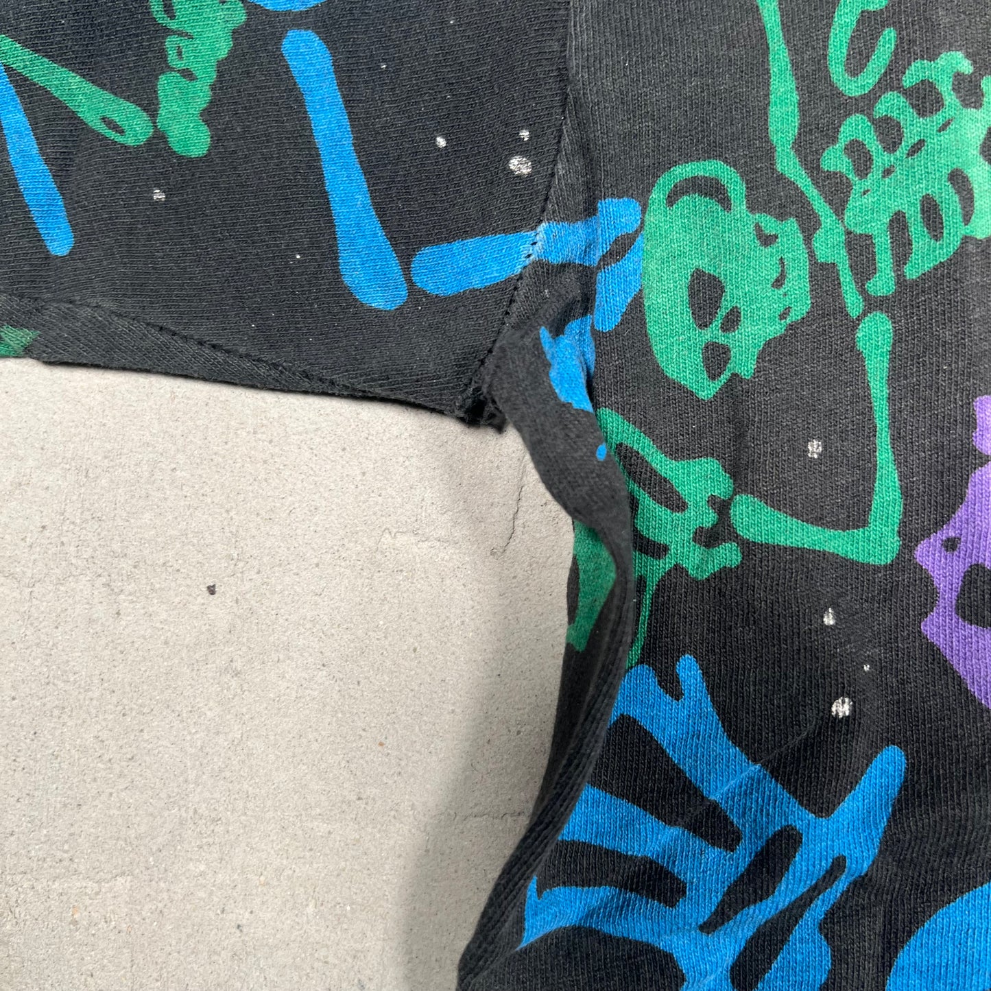 1992 Grateful Dead Skeletons with Top Hats Full Print Black Tee Size Large USED v2295