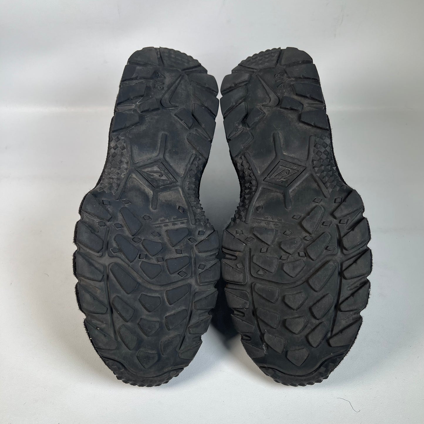 Nike Air Humara 17 Supreme Black (2017) Size 10.5 USED s22098