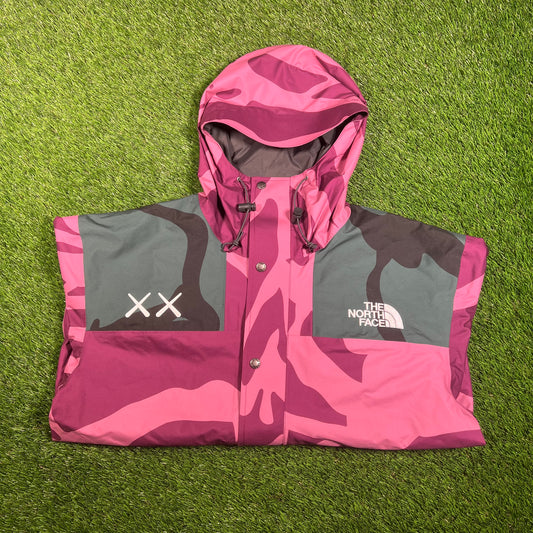 North Face Kaws Mountain Jacket Pamplona Purple 86 Print Size Medium NEW x15678