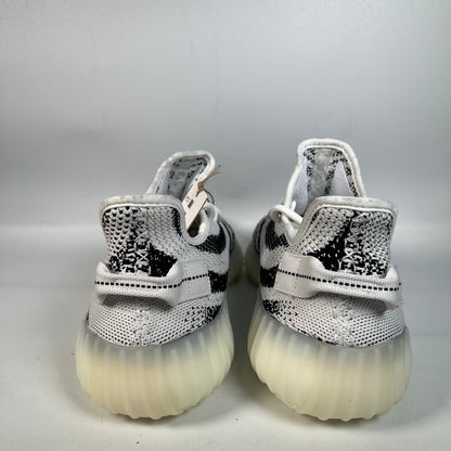 Yeezy 350 Zebra (2017) Size 11 NEW s22075