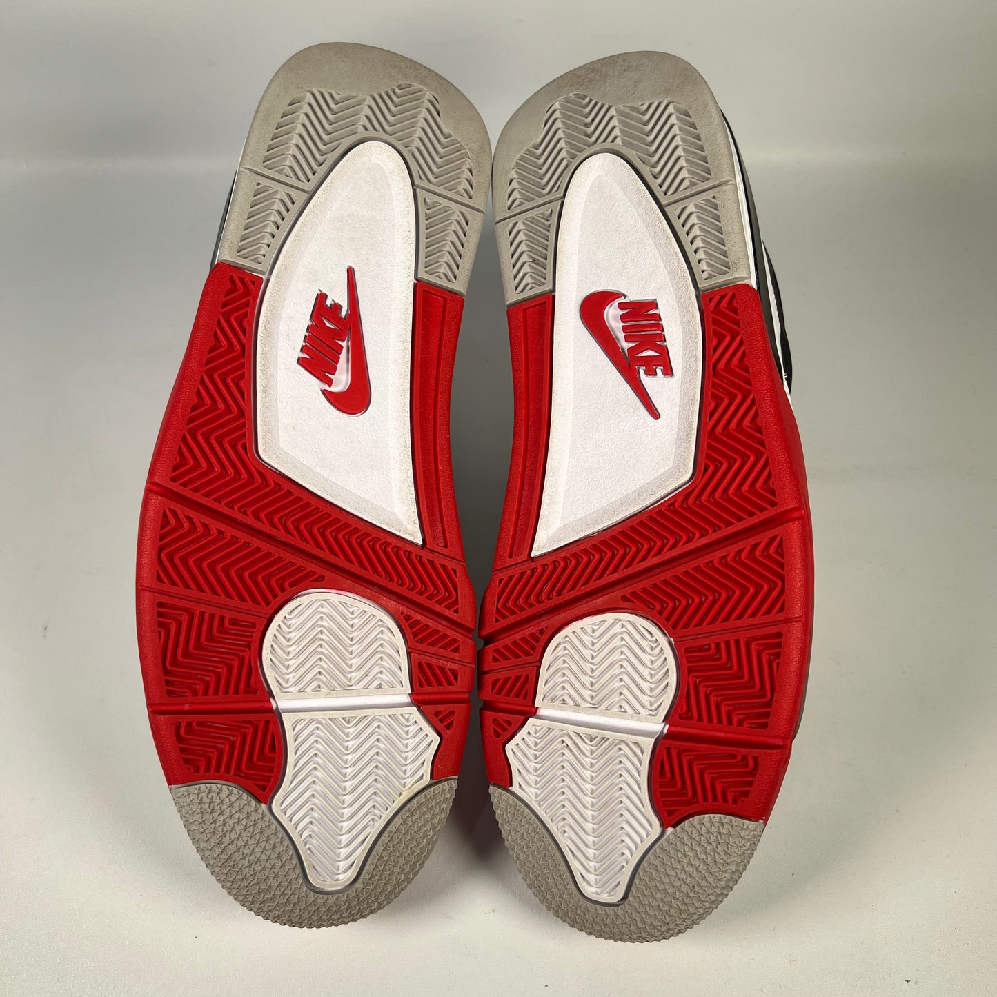 Jordan 4 Fire Red (2020) Size 11.5 USED S19709