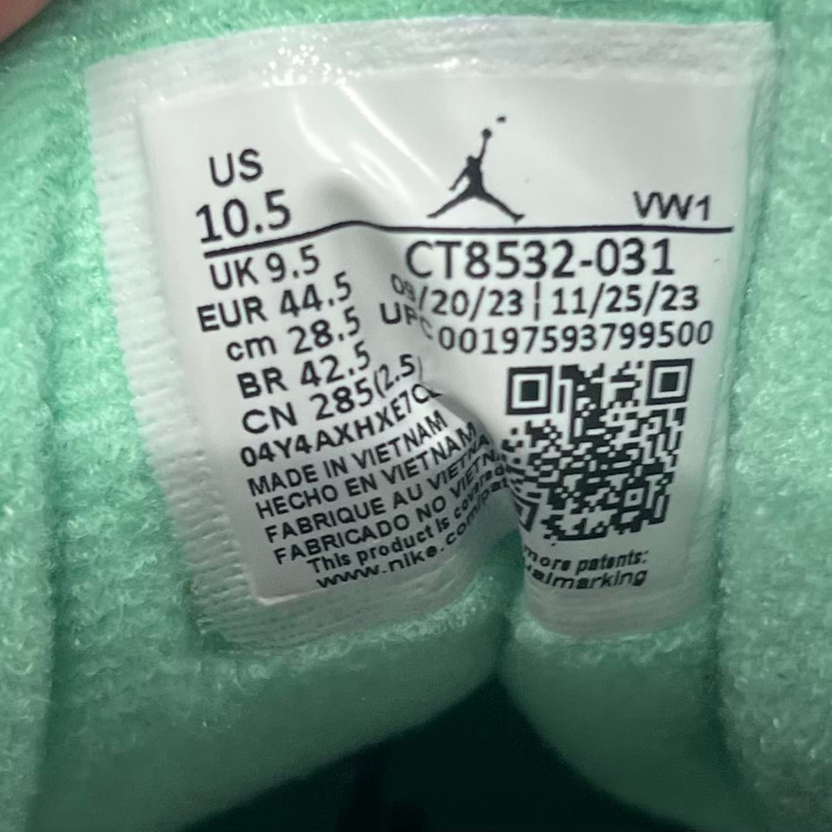 Jordan 3 Green Glow (2023) Size 10.5 USED s23799