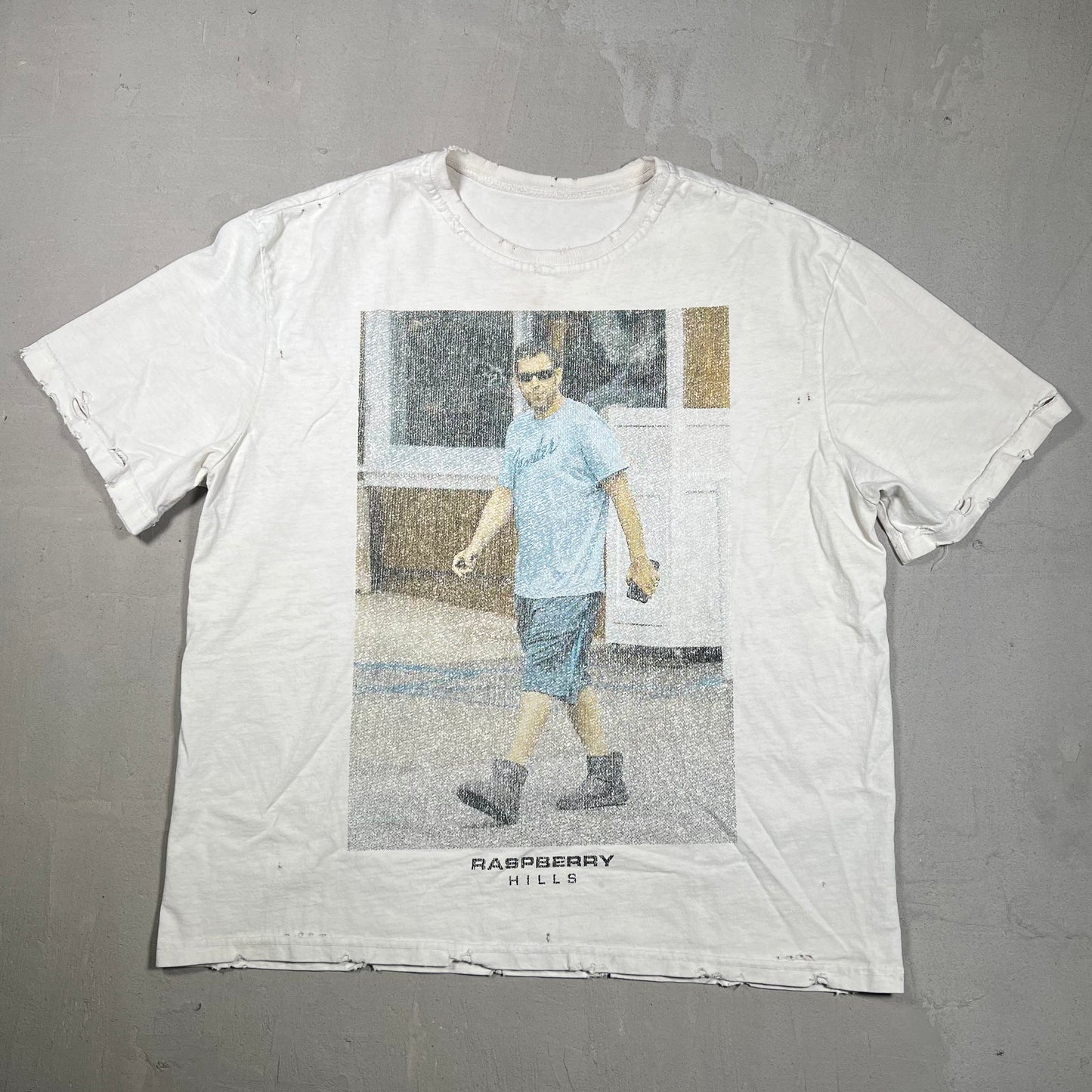 GV Gallery Raspberry Hills Adam Sandler White Tee Size Small USED x17389