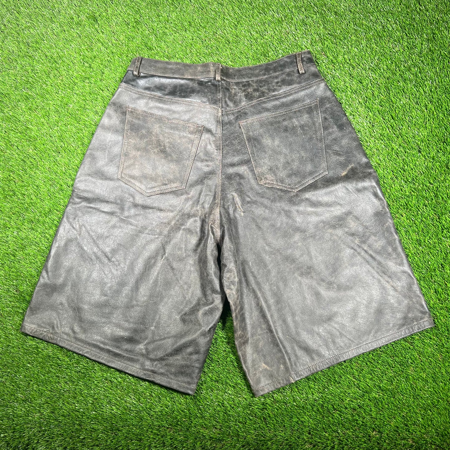 GV Gallery Raspberry Hills Brown Leather Double Knee Shorts Size Medium USED x15154