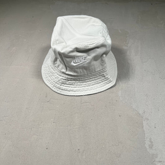 Nike Cream Logo Bucket Hat Size Large NEW v19062