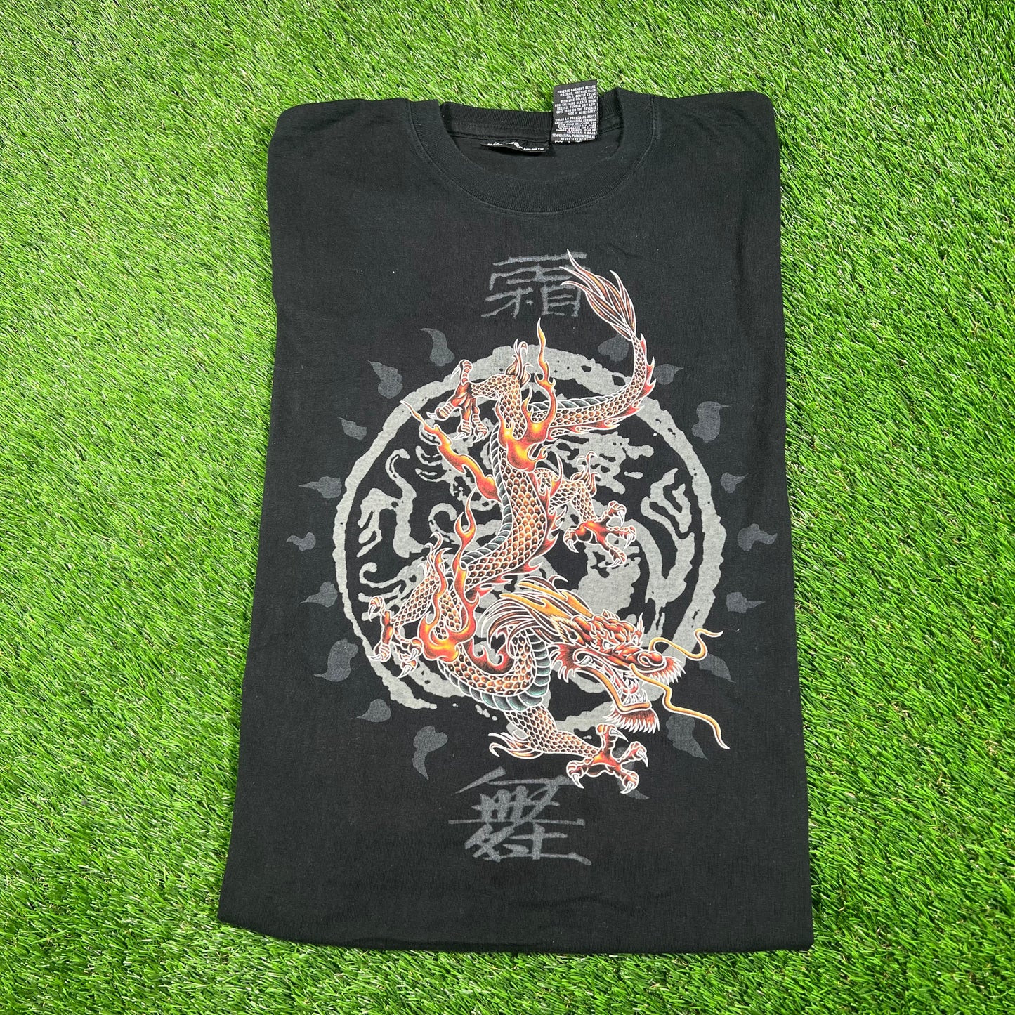 2000s No Boundaries Chinese Dragon Black Tee Size Large USED v17743
