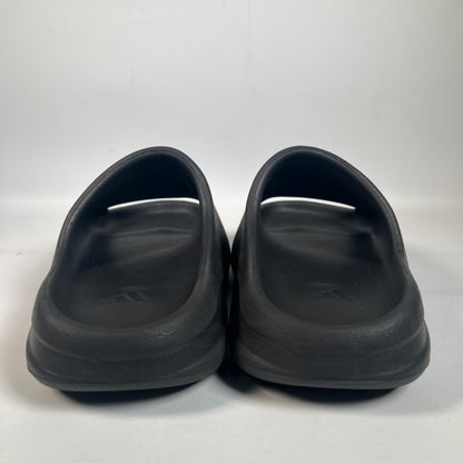 Yeezy Slide Onyx (2022) Size 5 USED s22201