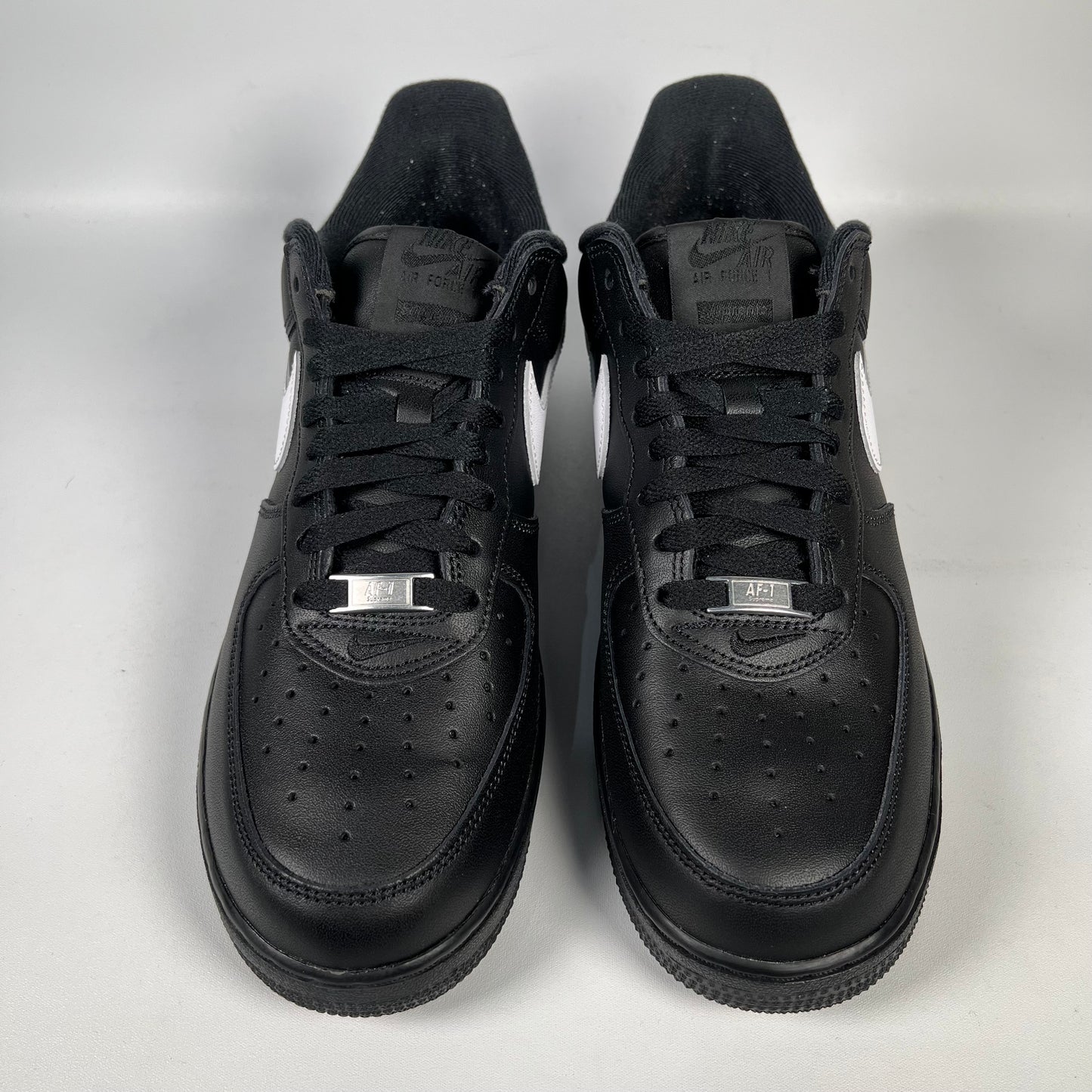 Supreme Nike Air Force 1 Black White (2025) Size 10 USED s19577