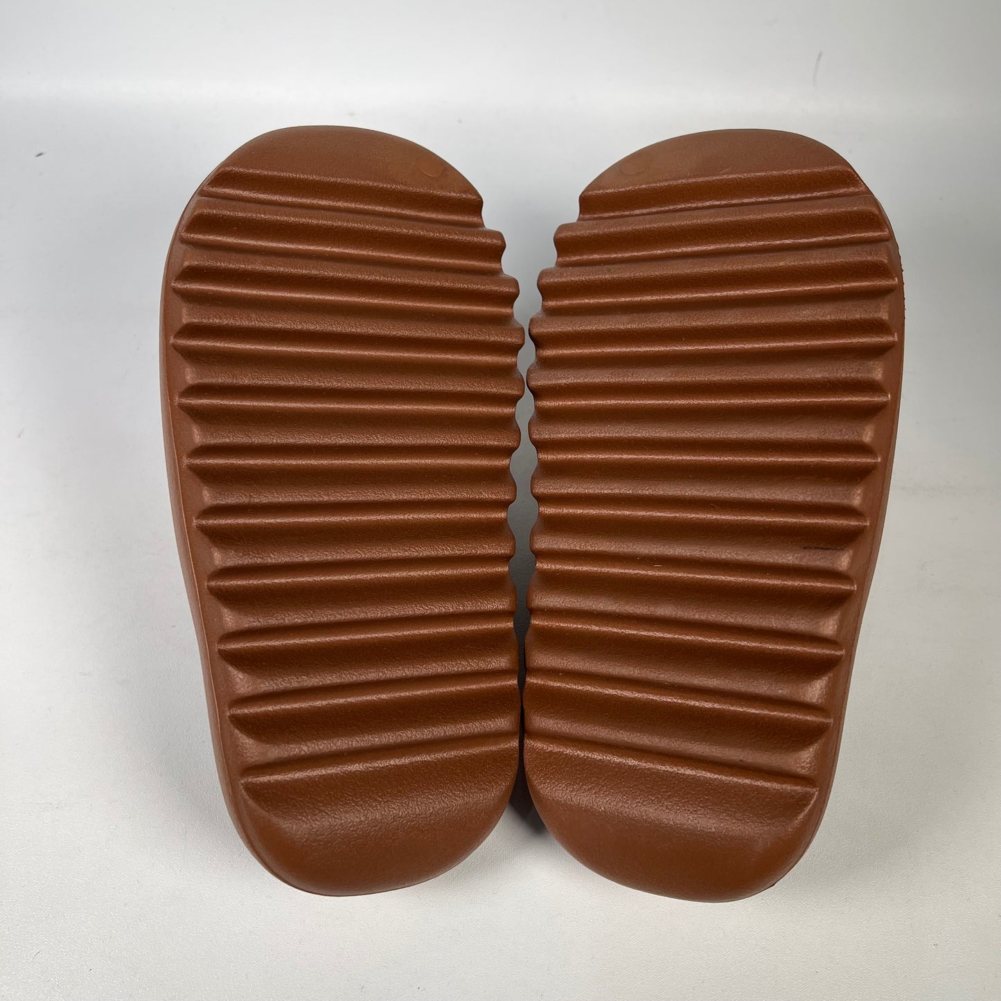 Yeezy Slide Flax Size 4 NEW s13556