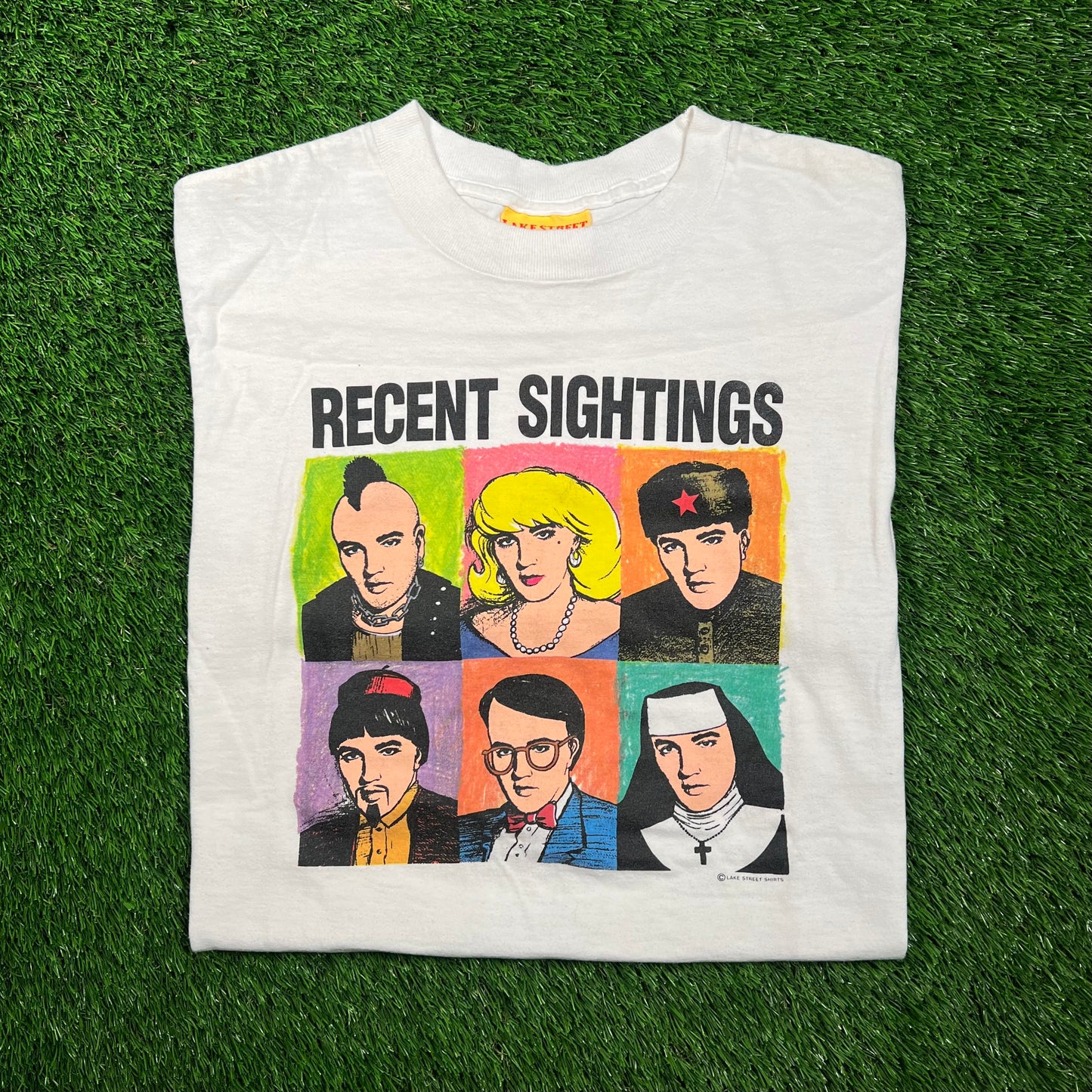 1990s Elvis Presley Recent Sighting Pop Art White Tee Size Large USED v18668