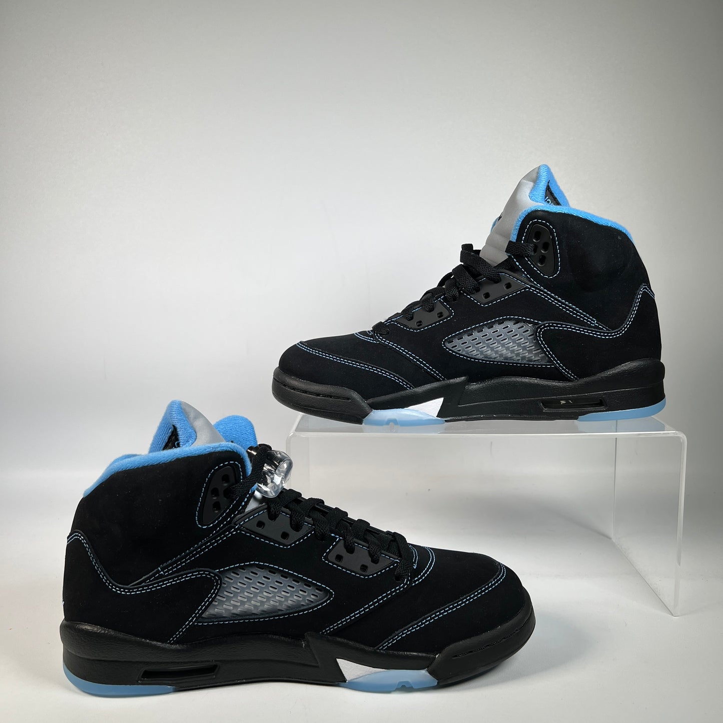 Jordan 5 Black University Blue (2026) Size 7y NEW s22565