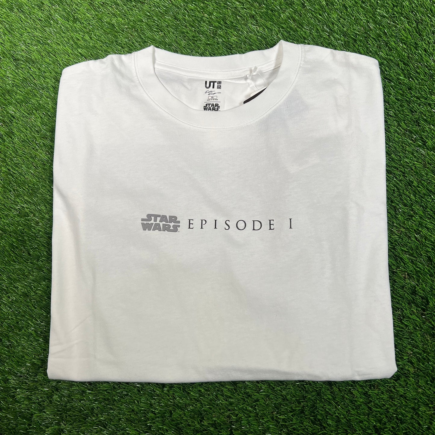 Uniqlo Star Wars Episode 1 White Tee Size XL NEW x15778