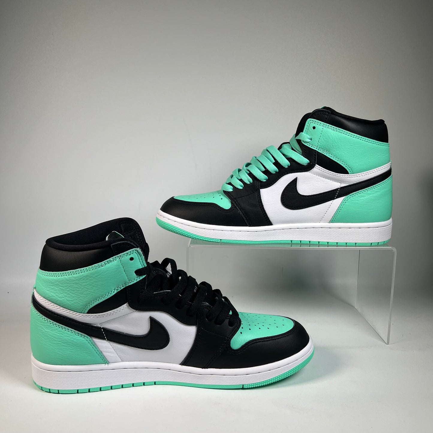 Jordan 1 High Green Glow (2024) Size 10.5 USED s22145