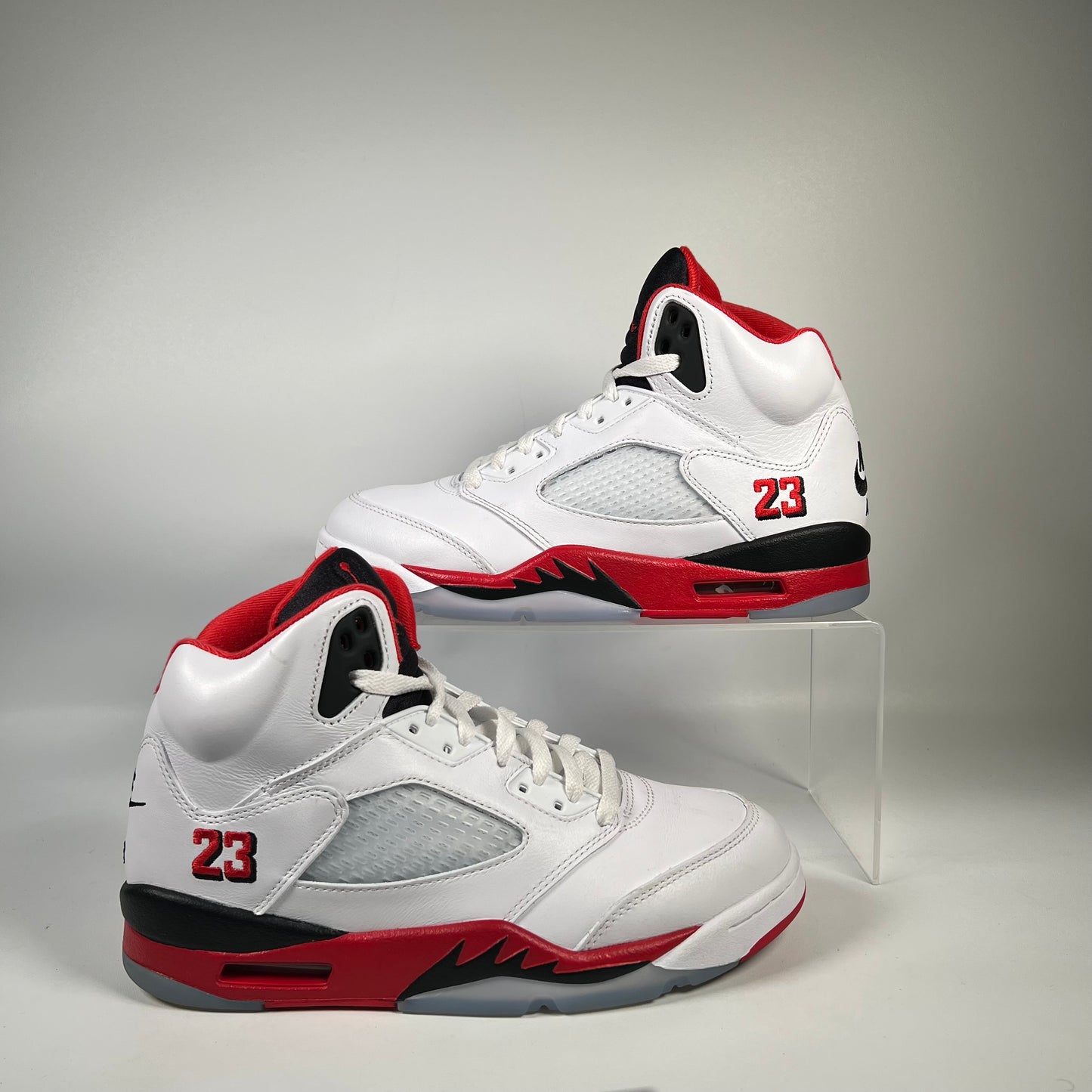 Jordan 5 Fire Red Black Tongue (2025) Size 7.5 USED s20051