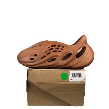 Yeezy Foam Runner Clay Red (2023) Size 9 USED s20063