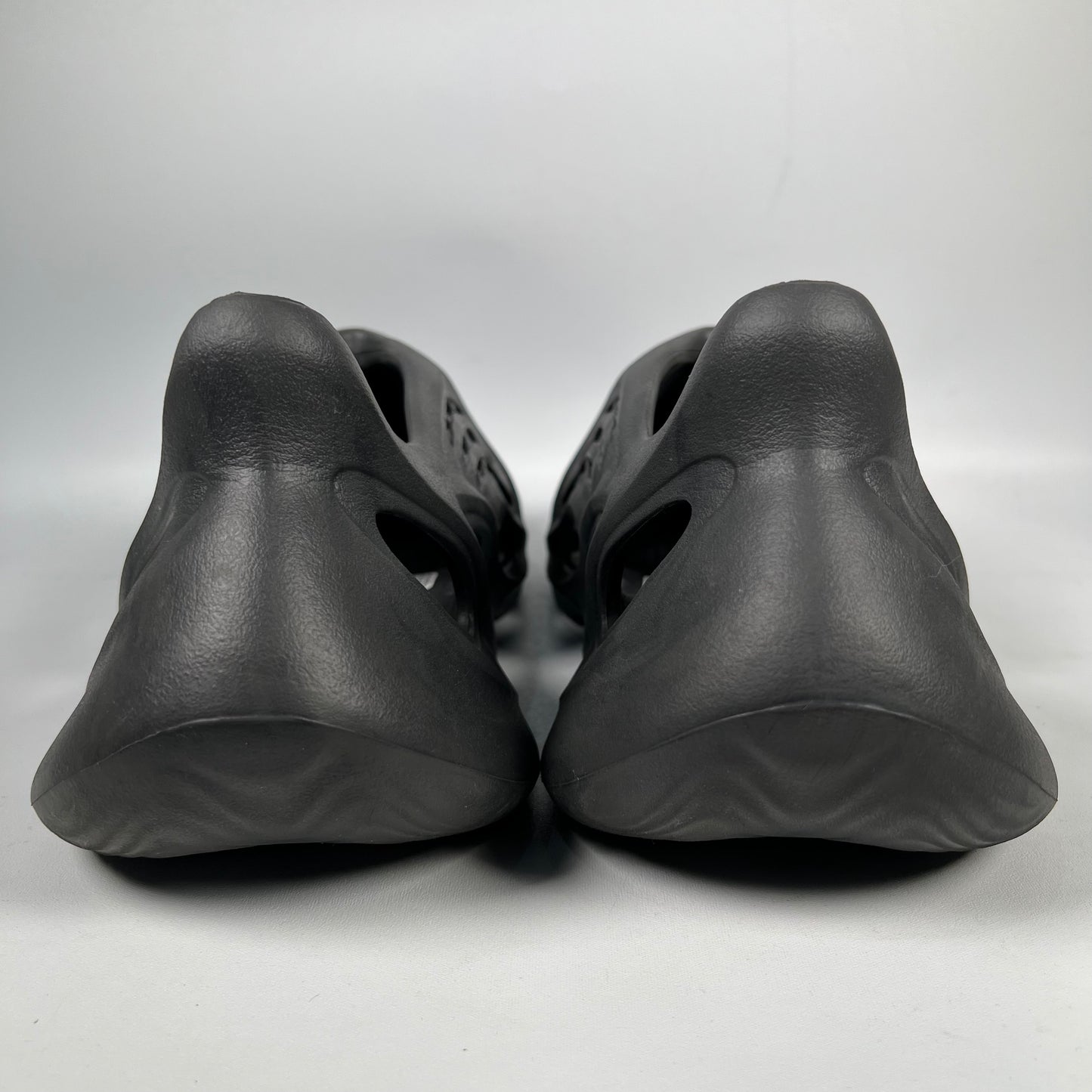 Yeezy Foam Runner Onyx (2024) Size 11 USED s20224
