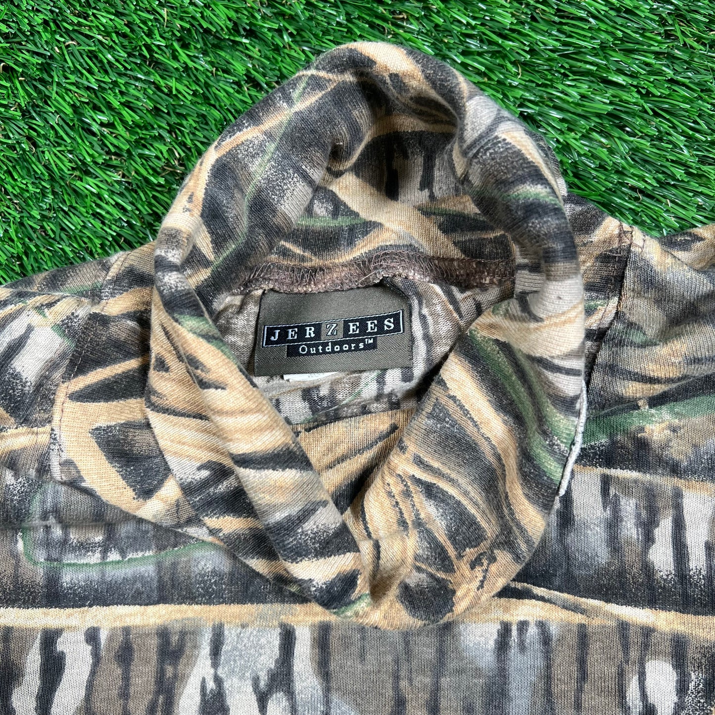 1990s Jerzees Moc Neck Camo Longsleeve Size XXL USED v18604