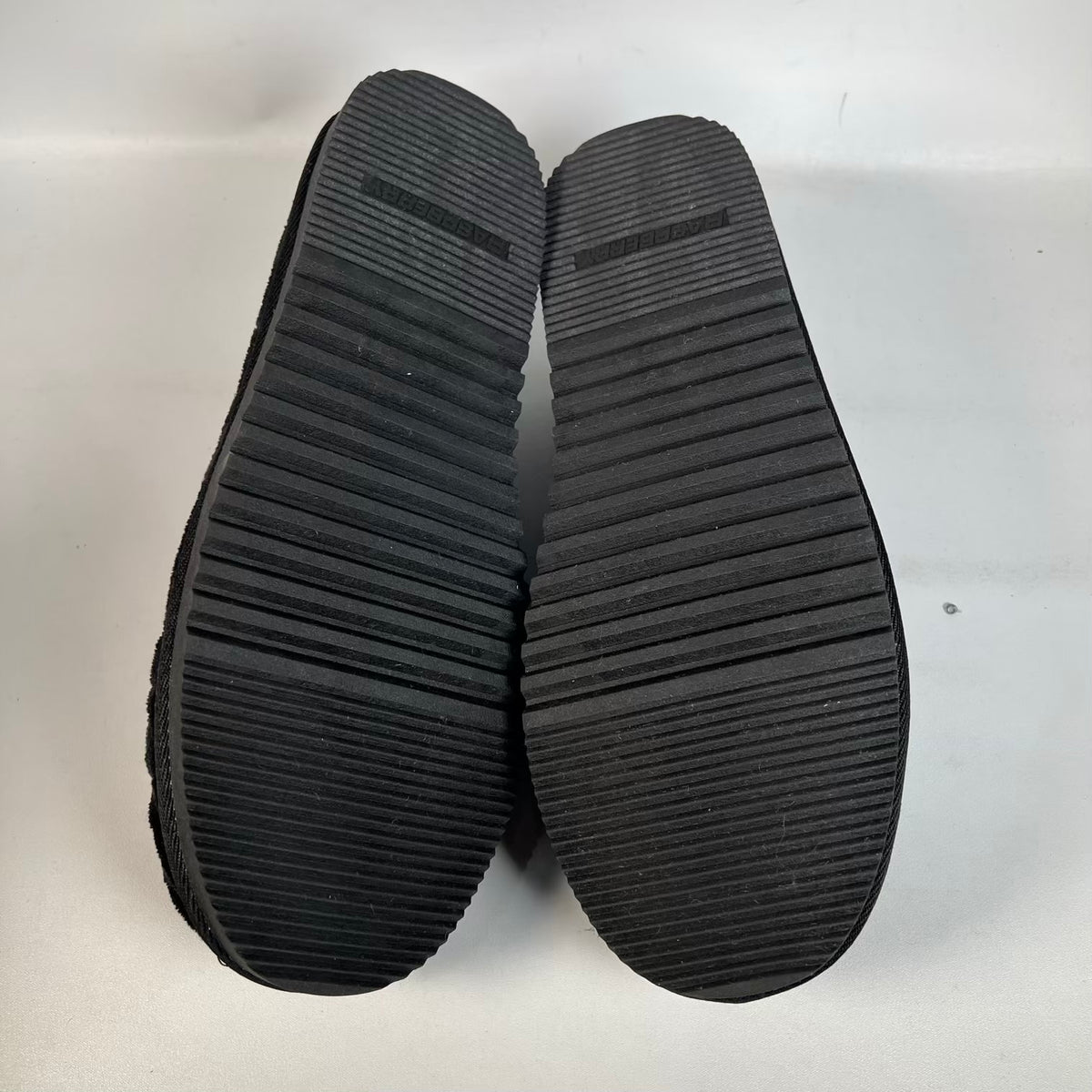 GV Gallery Raspberry Hills Deebo Black House Slippers (2026) Size 10 NEW s23408