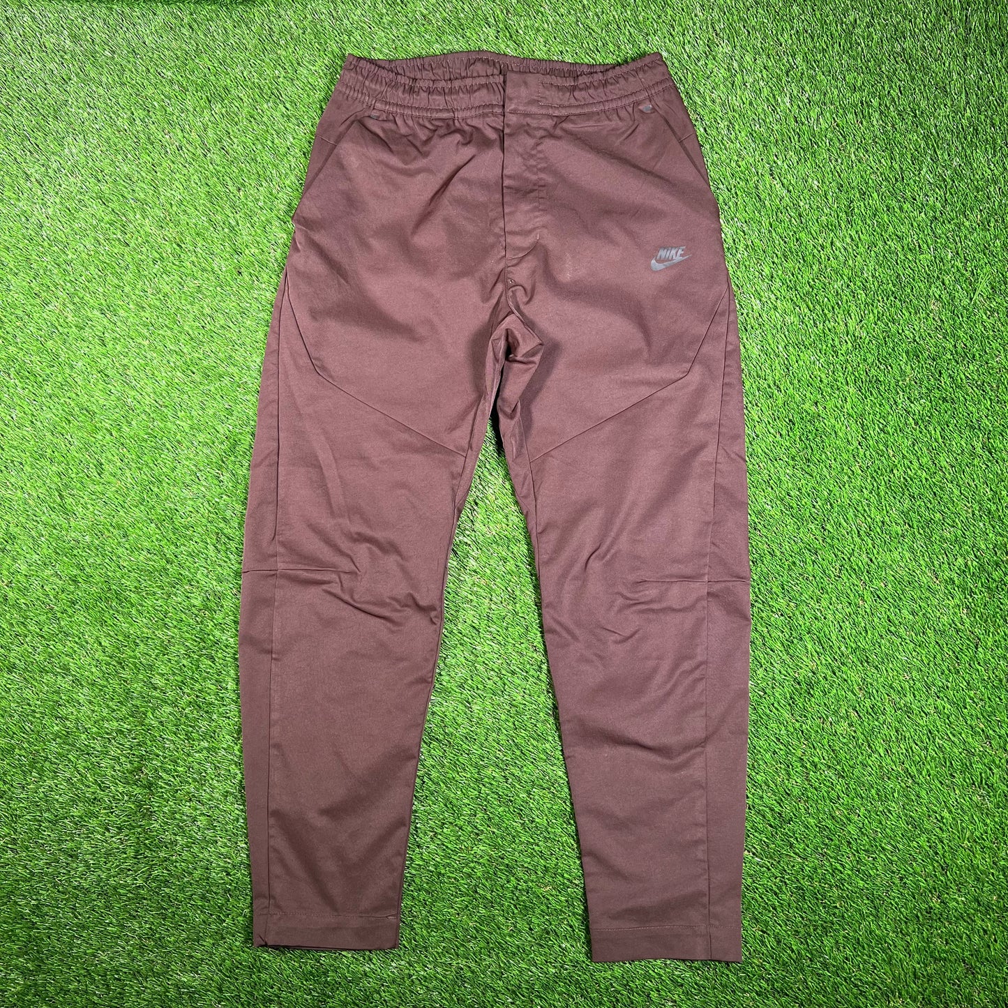 Nike Tech Maroon Pants Size Medium USED v17858