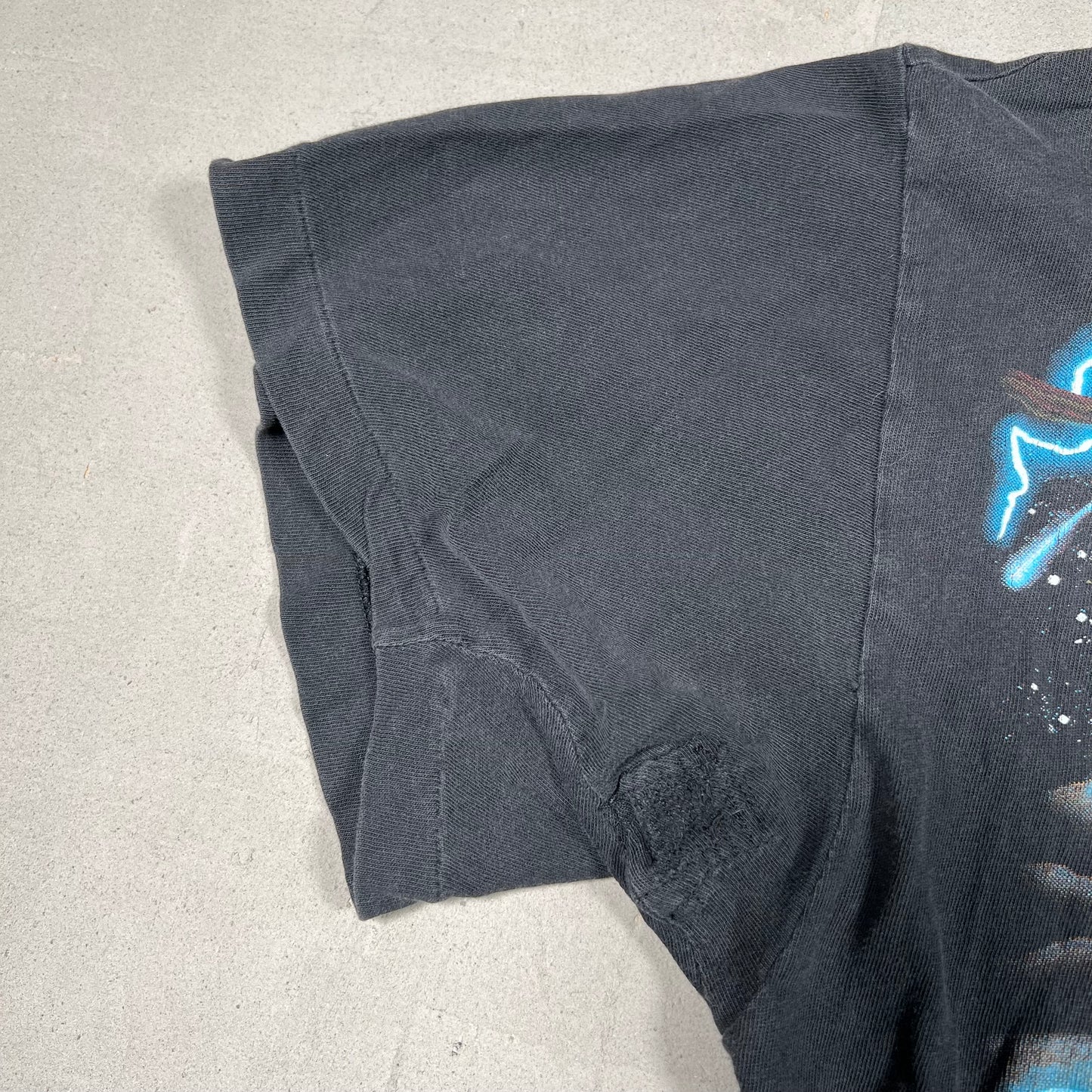 1990s American Thunder Native American AOP Black Tee Size Large USED v17917