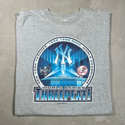 2000 New York Yankees 3Peat Grey Tee Size XL USED v20067