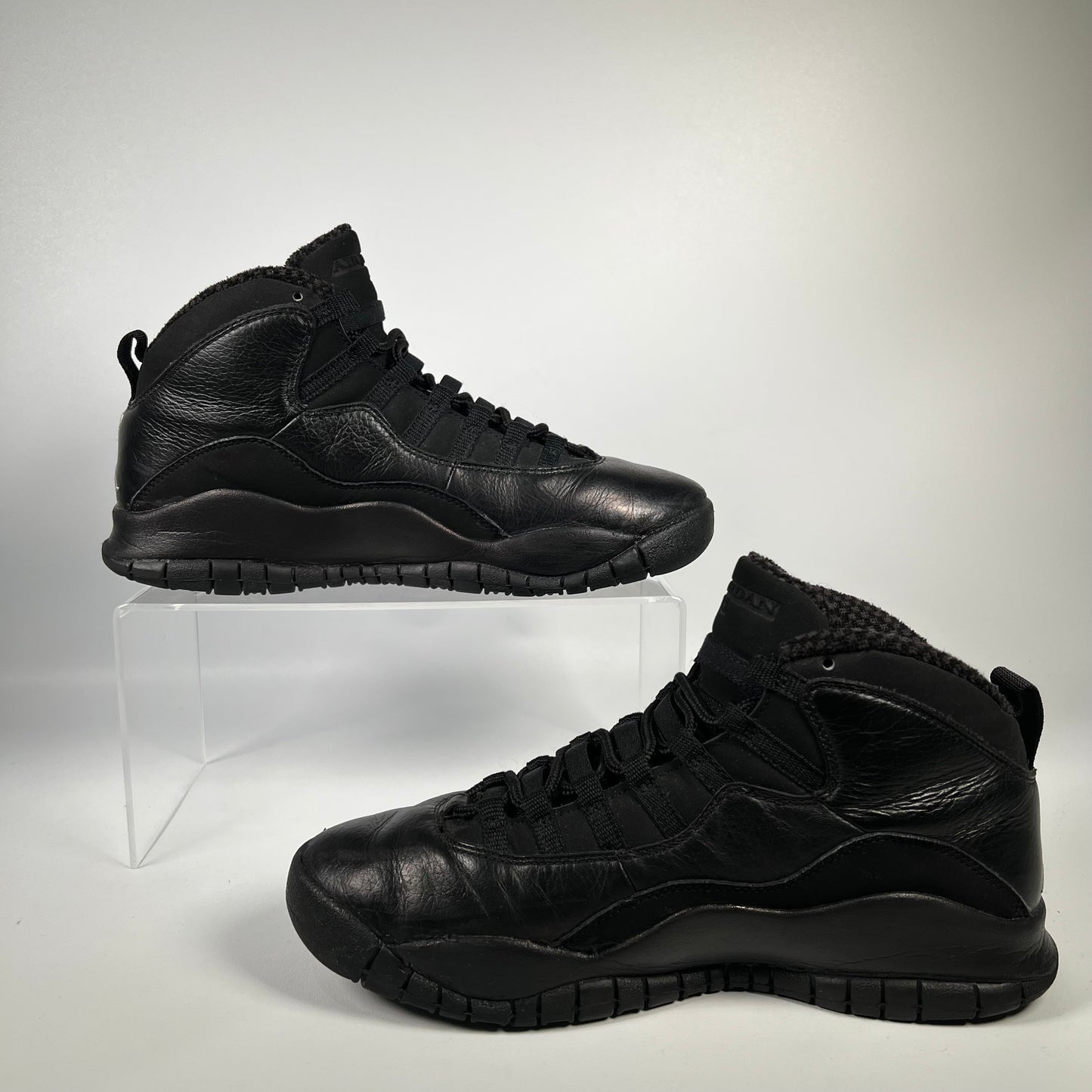 Jordan 10 Blackout (2005) Size 8.5 USED (WEAR AT OWN RISK) s18235