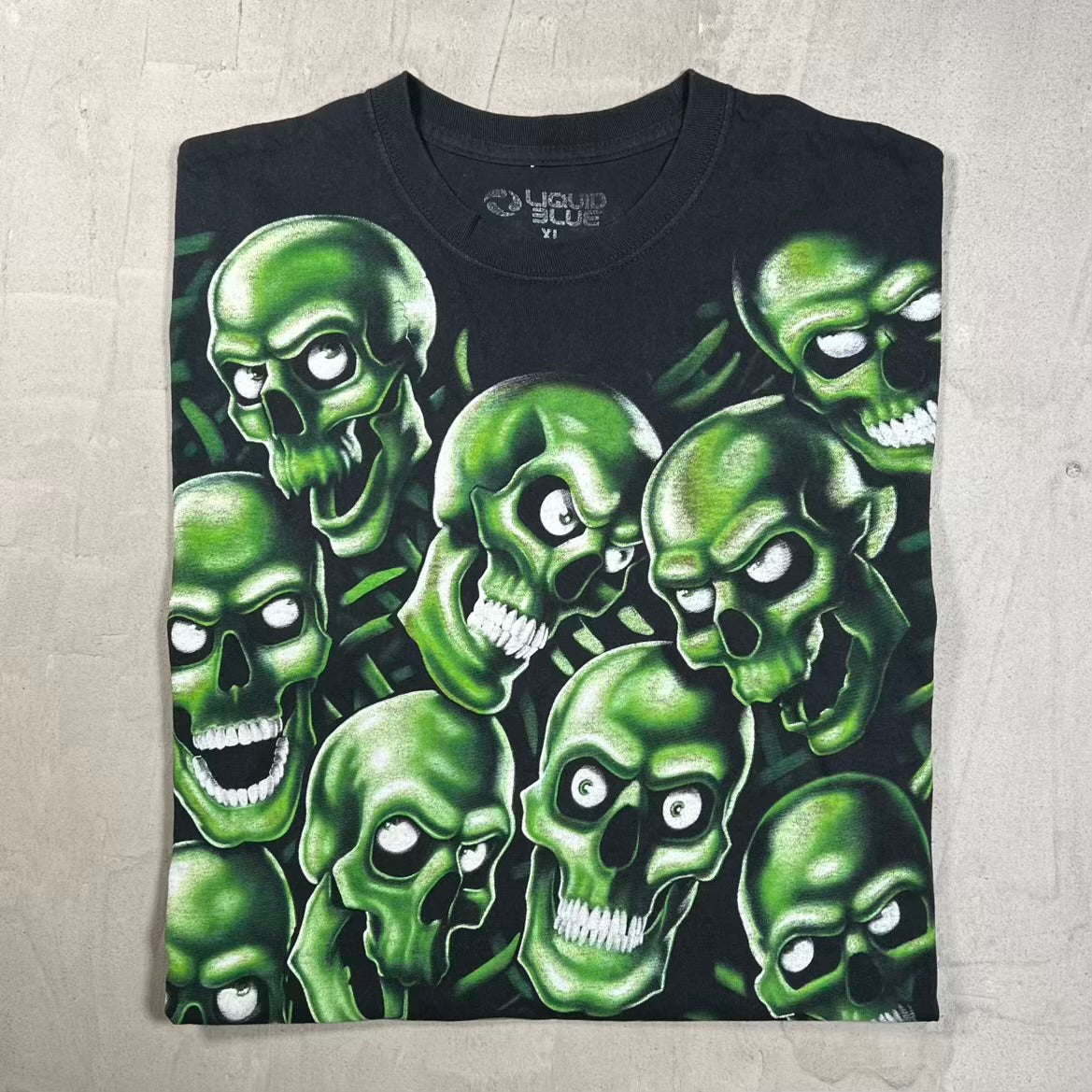 Liquid Blue Green Skulls AOP Black Tee Size XL USED v20375