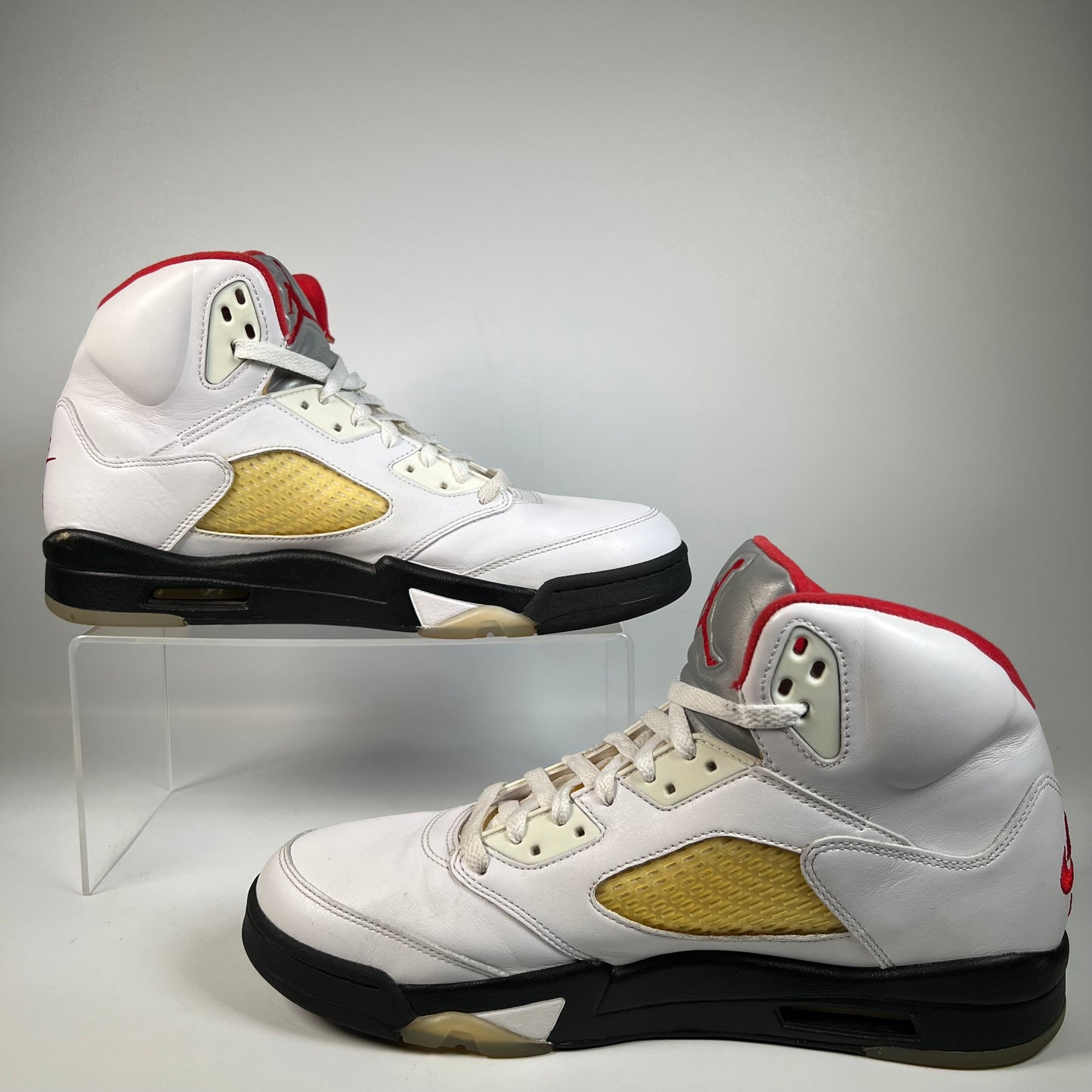 Jordan 5 Fire Red Silver Tongue (2020) Size 11.5 USED s22350