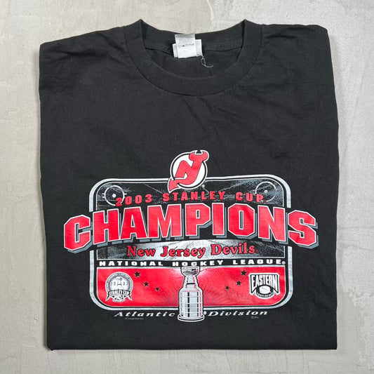 2003 NJ Devils Stanley Cup Champs Black Tee Size Large USED v20355