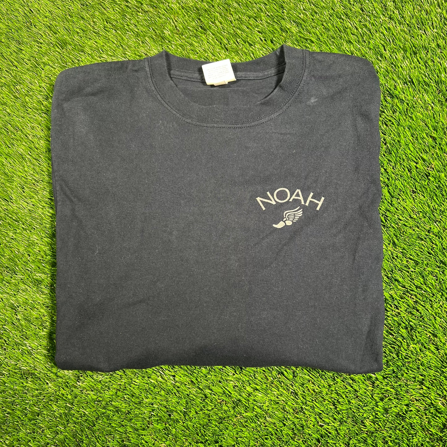 Noah Navy Winged Foot Longsleeve Size Medium USED x15818