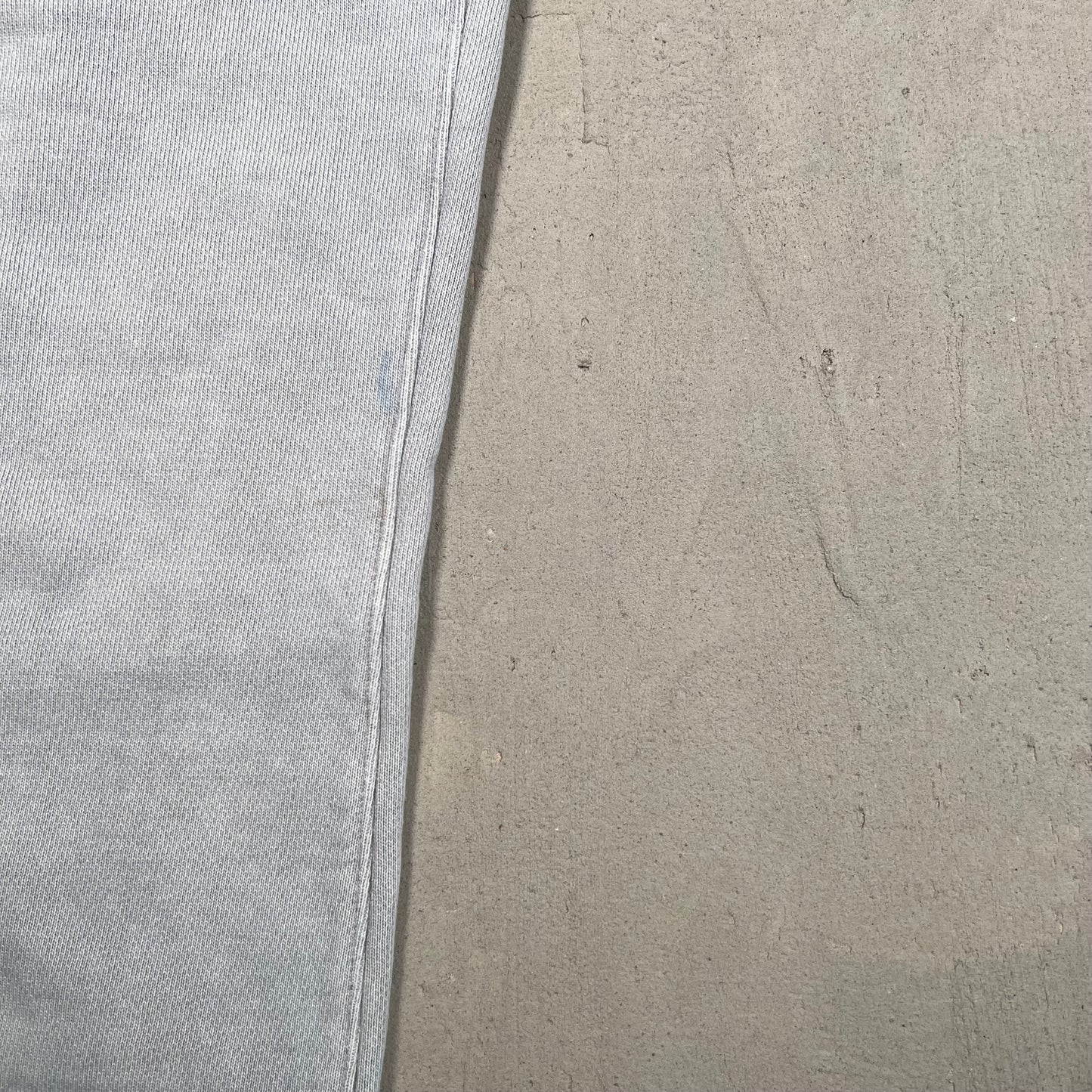 Kith Light Grey Sweatpants Size Medium USED x17523