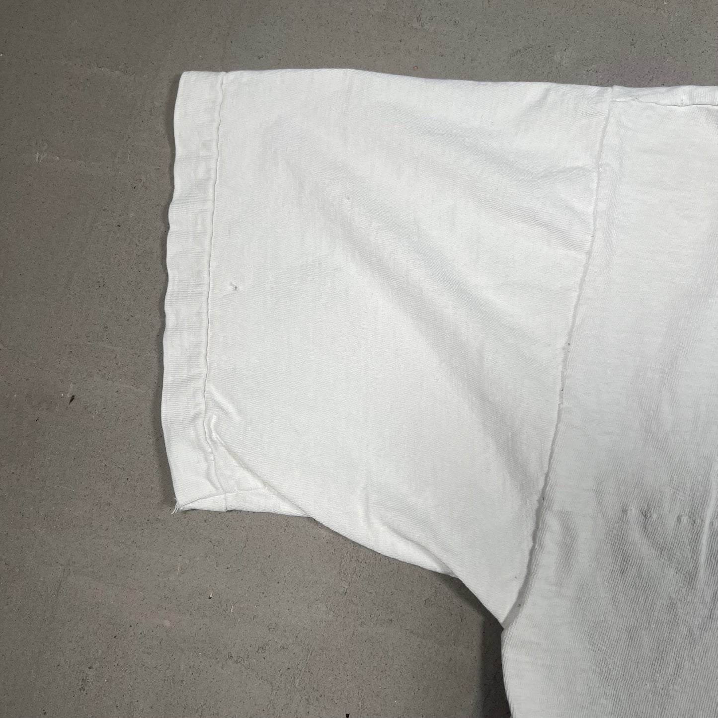 1990's Big Johnson ShotGuns White Tee Size Large USED v18489
