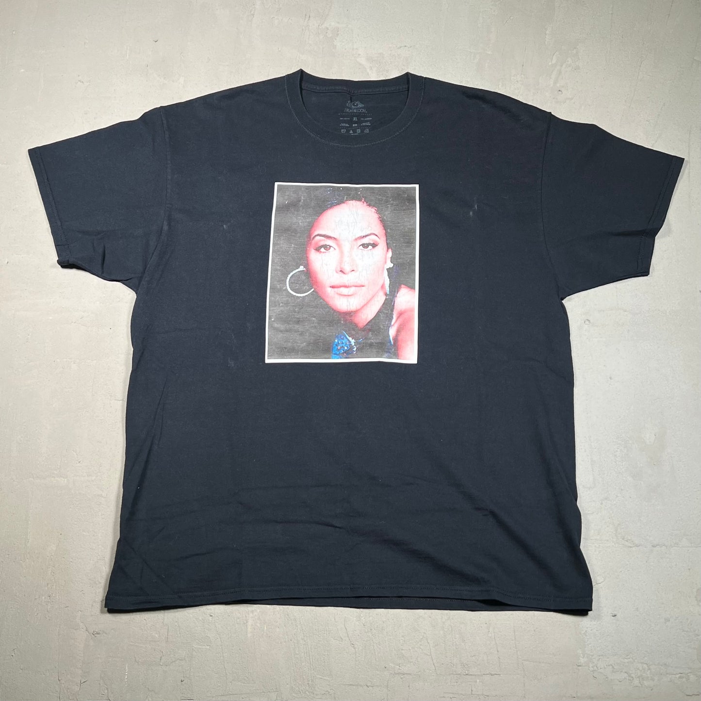 Y2K Aaliyah Portrait Black Tee Size XL USED v17823