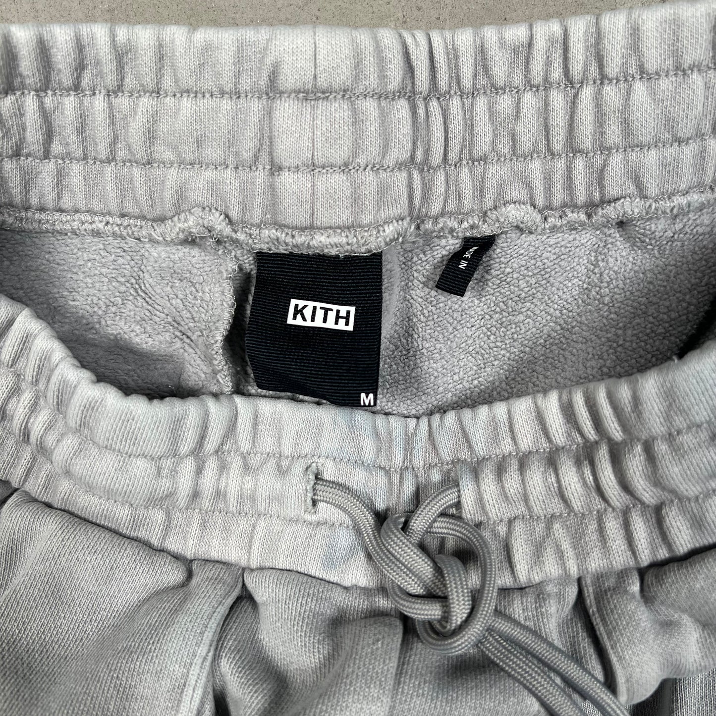 Kith Light Grey Sweatpants Size Medium USED x17523