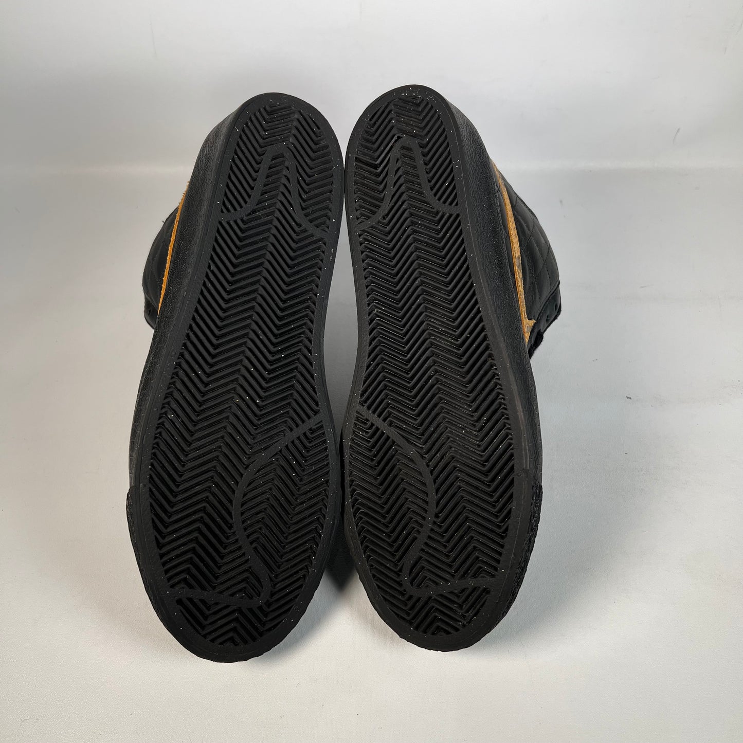 Nike SB Blazer Supreme Black (2022) Size 9 USED s22522
