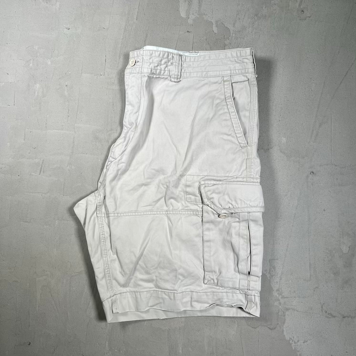 Polo Ralph Lauren White Cargo Shorts Size 42 USED USED v20256