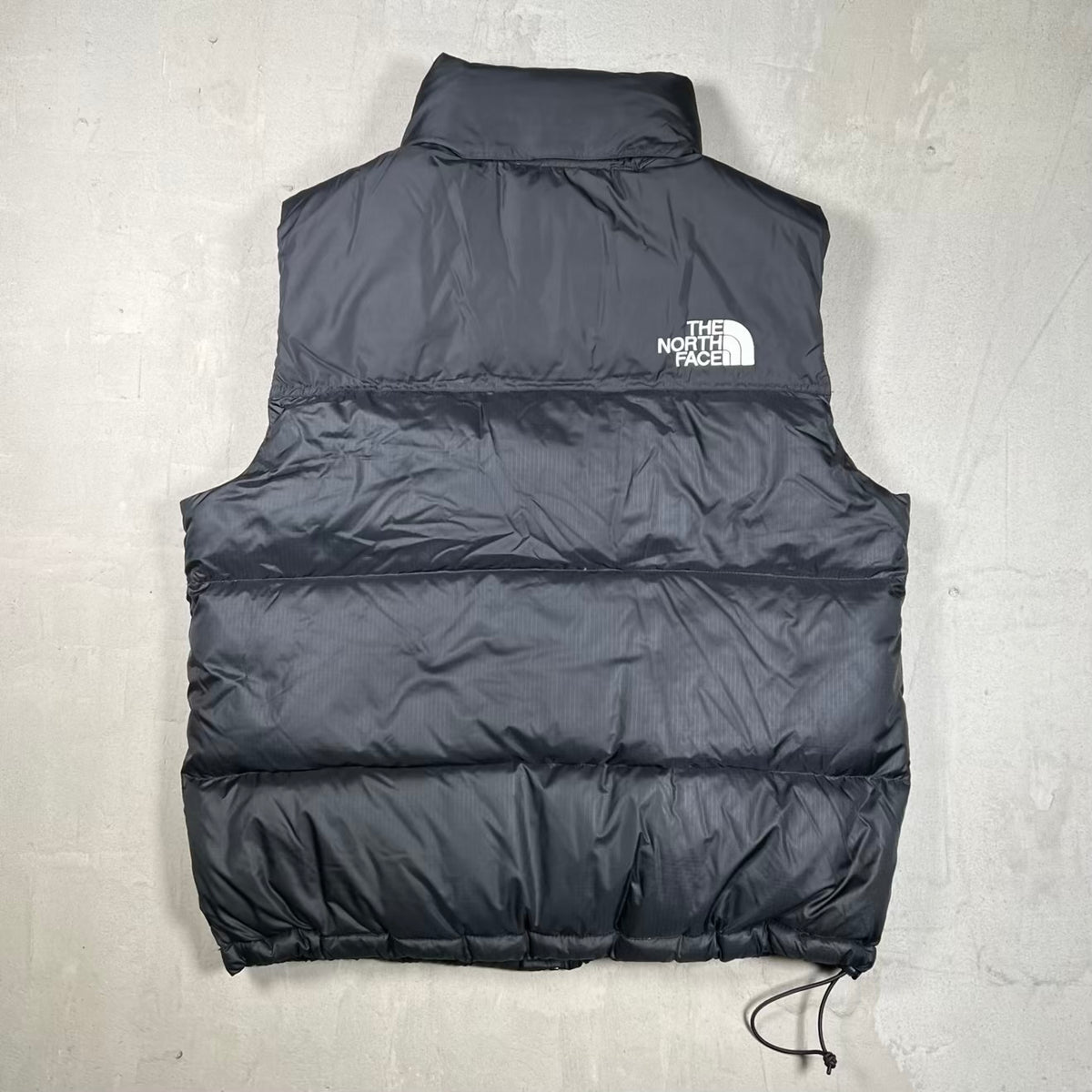North Face 700 Series Black Puffy Vest Size Medium USED v20395