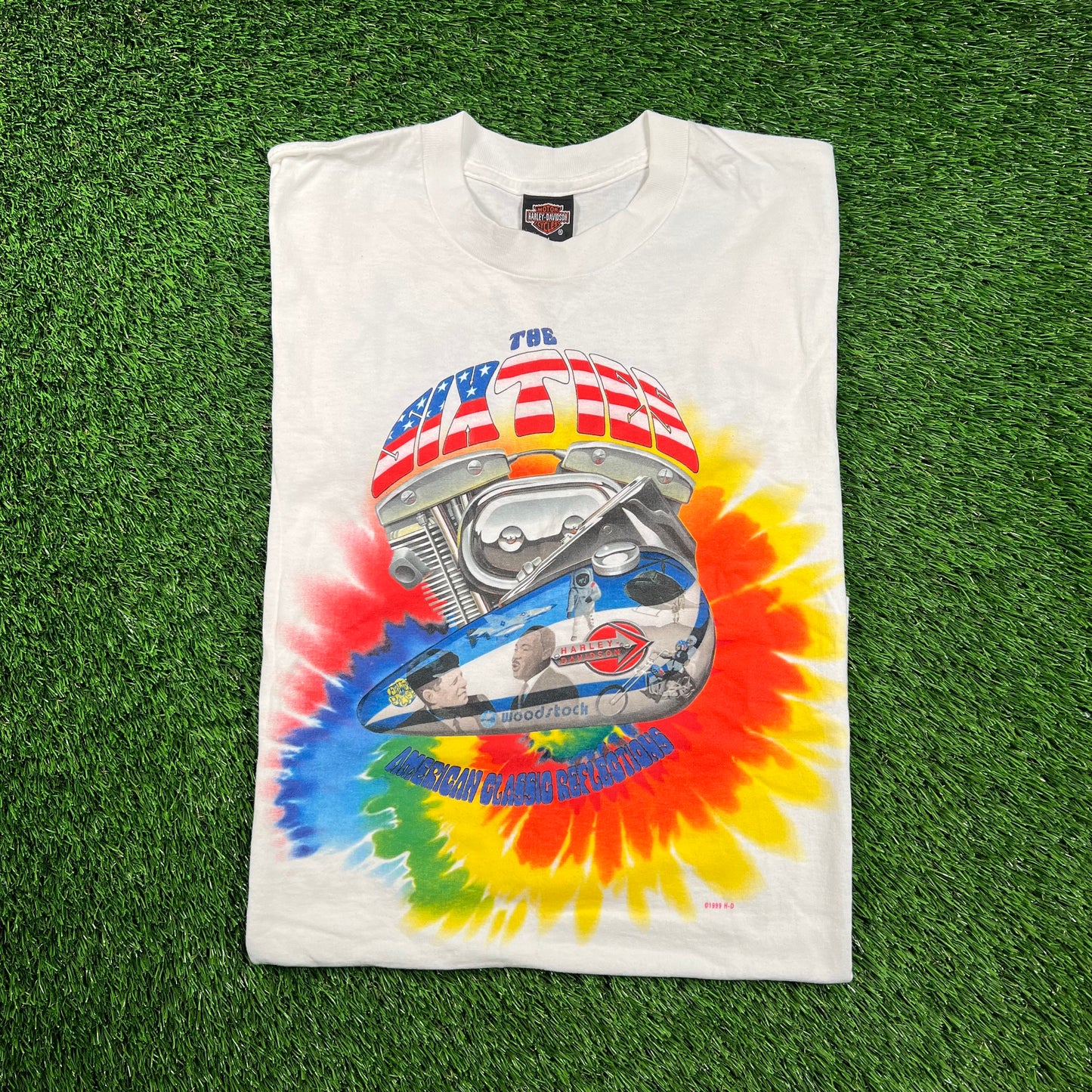 1999 Harley Davidson The Sixties Holoubek JFK Nasa Woodstock Tie Dye Tee Size Medium USED v18395