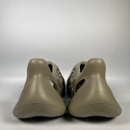 Yeezy Roam Runner Stone Salt Size 9 NEW s16117
