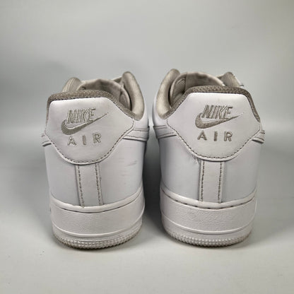 Nike Air Force White (2022) Size 11 USED S18910