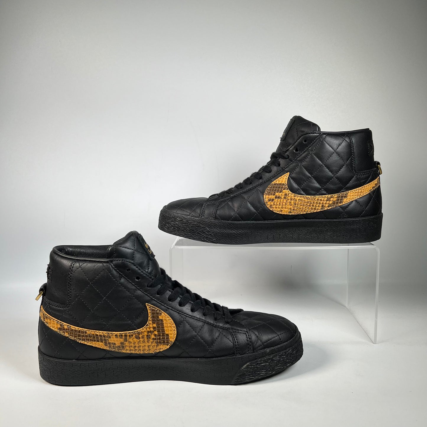 Nike SB Blazer Supreme Black (2022) Size 9 USED s22522