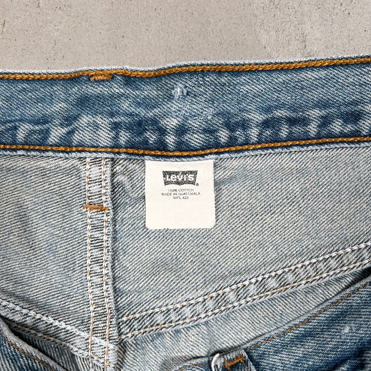 1990s Levis 501 Red Tab Blue Jeans Size 38x34 USED v19118