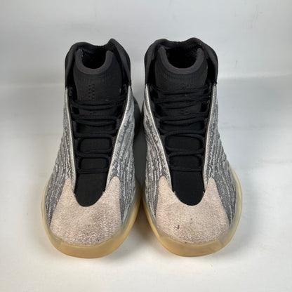 Yeezy QNTM Lifestlye Model (2020) Size 9 USED s22132