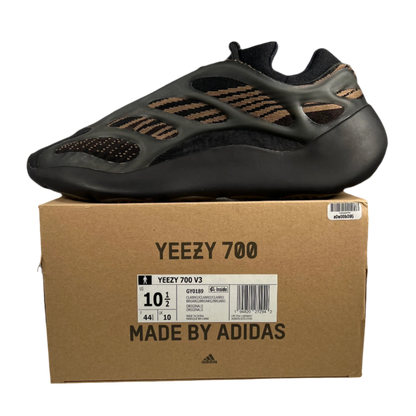 Yeezy 700 V3 Clay Brown Size 10.5 USED S17414