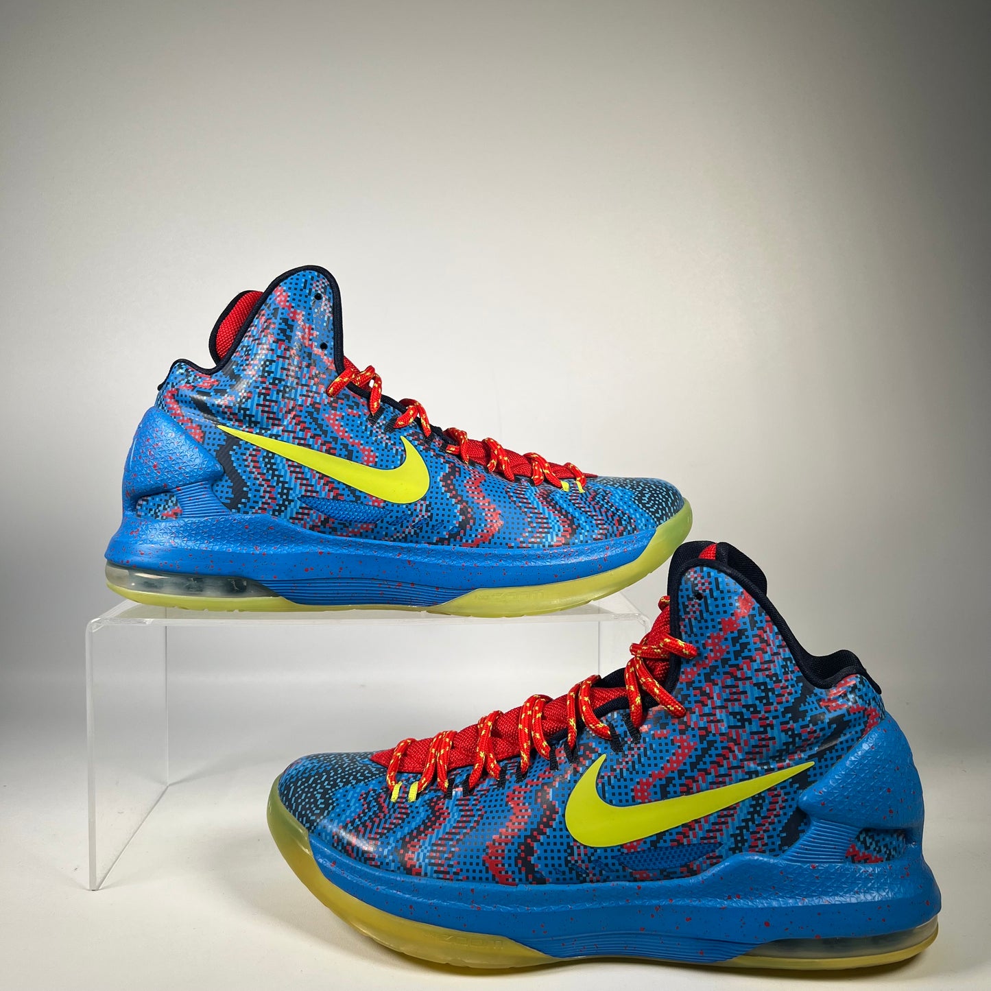 KD 5 Christmas (2012) Size 8 USED s20204