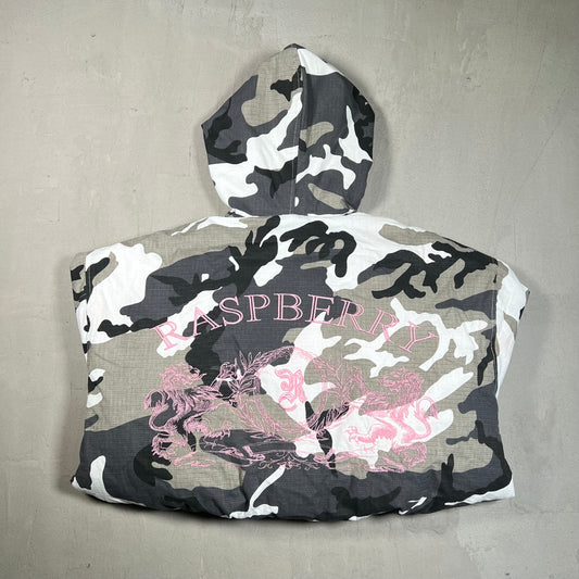 GV Gallery Raspberry Deron Winter Camo Jacket Size Large USED x17439